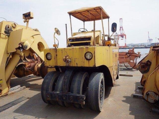 รถบด 9 ล้อยาง MITSUBISHI MR20 FROM JAPAN สนใจติดต่อ 063-9316985 ID LINE : 0639316985 ครับ