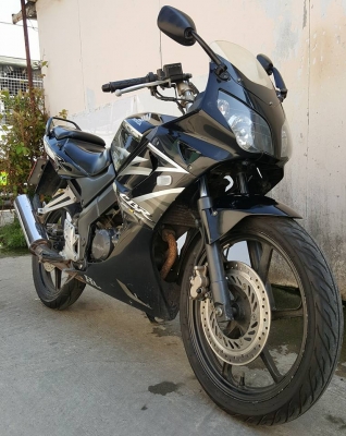 ขออนุญาตขาย HONDA CBR 150R สตาร์ทมือ รุ่นปี 52 ตัวสุดท้าย ฟรีค่าโอน