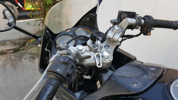 ขออนุญาตขาย HONDA CBR 150R สตาร์ทมือ รุ่นปี 52 ตัวสุดท้าย ฟรีค่าโอน