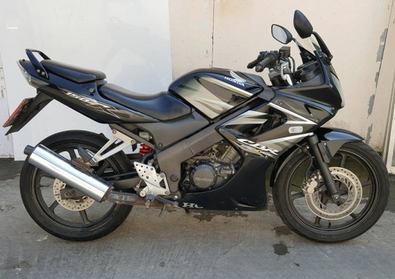 ขออนุญาตขาย HONDA CBR 150R สตาร์ทมือ รุ่นปี 52 ตัวสุดท้าย ฟรีค่าโอน