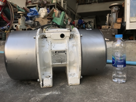 ขายมอเตอร์สั่น-เขย่า Buhler made in Italy 380V ตัวใหญ่ สั่นแรง สภาพใหม่มาก พร้อมใช้งาน