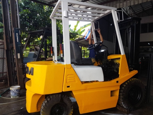ขายรถยกโฟร์คลิฟท์ยี่ห้อTCM 2.5ตัน ดีเซล เสาสูง3เมตร ขายรถยกโฟร์คลิฟท์ยี่ห้อTCM 2.5ตัน ดีเซล เสาสูง3เมตร
