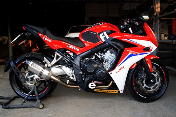 ขาย CBR 650 ลายแต่ง ท่อ Arashi มือเดียวออกศูนย์ ทะเบียนพร้อมโอน