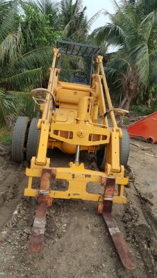 ขายรถตัก TCM &ndash;SD25Z6 เครื่องยนต์  ISUZU  มี6สูบ  รุ่นใหม่  มาพร้อมงาและบุ้งกี๋ ใช้งานได้เอนกประสงค์  เช่นตักข้าว ตักมันแห้ง มันสด ตักปาล์ม ตักยางพารา รถเก่านอก สภาพสวยตามรูปขายถูก  265,000 บาท