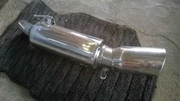 ปลายท่อ GANADOR ญี่ปุ่นเเท้เลสทั้งใบ ใส้ตรง ขนาด2.2นิ้ว สภาพok