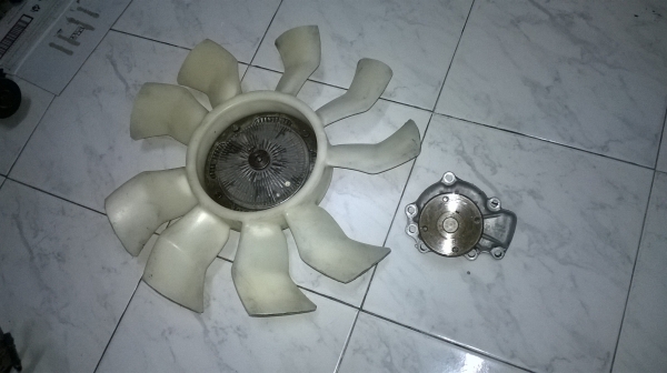 ขายอะไหล่เครืองยนต์NISSAN SR20 หลังหักไม่โบ2000cc ขับหลังเกียรออโต้ สนใจจริงๆราคาลดให้ใด้ ขายอะไหล่เครืองยนต์NISSAN SR20 หลังหักไม่โบ2000cc ขับหลังเกียรออโต้ สนใจจริงๆราคาลดให้ใด้