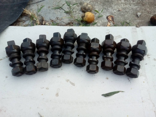 ขายน๊อตล้อ10ชุด1200บาทโทร0643130366