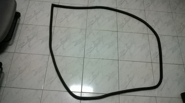 กระดูกงู ขอบในประตู bmw e30 4ประตู ด้านคนขับ จำนวน1เส้น