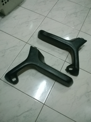 มือจับในประตู BMW e30 4ประตู หนังดำ สภาพสวย