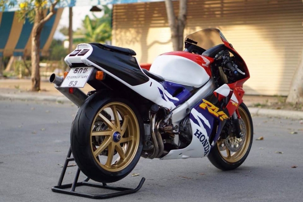 ร้าน  วุฒิ นนบุรี     ขาย  HONDA RVF NC35 รถสวยเดิมๆพร้อมใช้