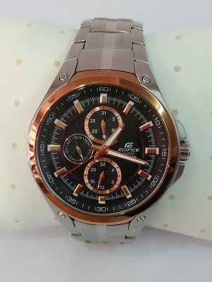 นาฬิกา Casio Edifice รุ่น EF-326D-1AVDF ผู้ชาย สาย stainless สภาพใหม่ ยกกล่อง ส่งฟรี