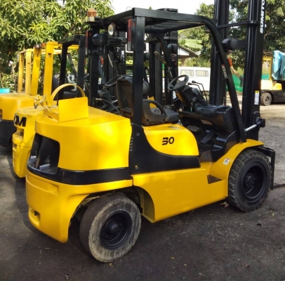 +++ ขายโฟล์คลิฟท์  SUMITOMO FG30    ขนาด  3ตัน  เครื่องยนต์เบนซิน  แก๊ส  เสา  3  เมตร  เกียร์ออโตเมติค   งา 1,350  มม.  ยางตันใหม่ครับ