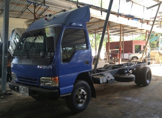 ..ขาย.435,000บ...(หัว+แคชชี)..หกล้อ อีซูชุ NQR150โบว์ ยูโร2 ปี48 ช่วงยาว5.50ม.รถห้าง สภาพดีสวยพร้อมใ