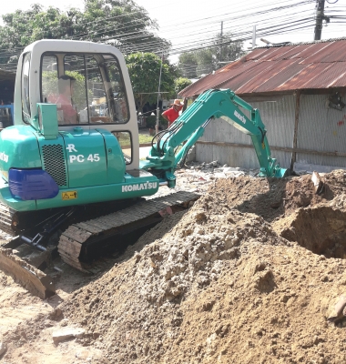 Komatsu pc45รุ่น7 ยอดนิยม มีแอ พร้อมใช้ Komatsu pc45รุ่น7 ยอดนิยม มีแอ พร้อมใช้
