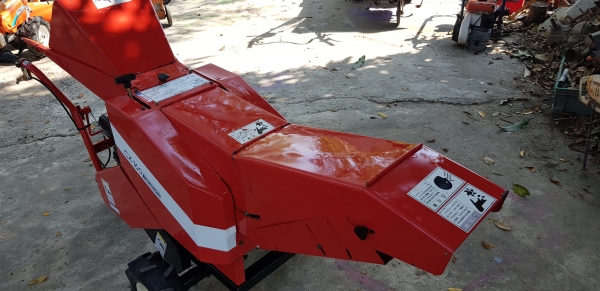 เครื่องสับกิ่งไม้ เดินหน้าถอยหลังได้  สอบถามได้ต่อรองได้ขายได้ขาย