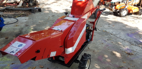 เครื่องสับกิ่งไม้ เดินหน้าถอยหลังได้  สอบถามได้ต่อรองได้ขายได้ขาย