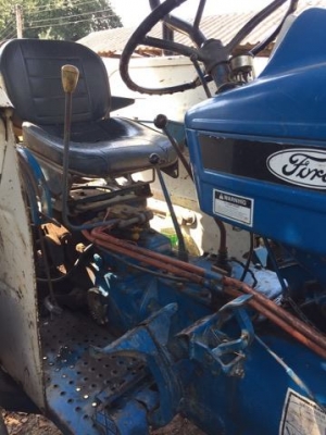 ขาย รถไถ FORD สภาพดี เครื่องดี 2เพลา พร้อมใช้ ราคาต่อรองได้