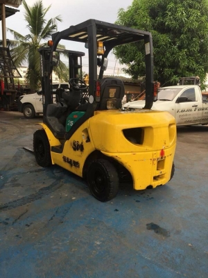 Komatsu fd25-16(รุ่นใหม่ล่าสุด) Komatsu fd25-16(รุ่นใหม่ล่าสุด)