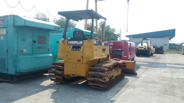 รถดัน (ฺBULLDOZER) ยี่ห้อ CATERPILLAR รุ่น D3C ซีเรียล CAT00D3CH5NS00411 ปี 2004 ชั่วโมงทำงาน 4646 ชั่วโมง