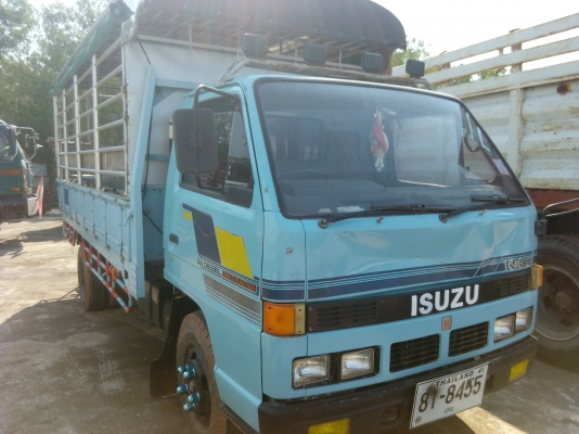 ขายหกล้อรับส่งนักเรียนNKR110hp ขายหกล้อรับส่งนักเรียนNKR110hp