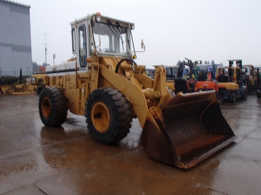 ขาย!! รถตัก KOMATSU 520 ขาย!! รถตัก KOMATSU 520