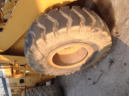 ขาย!! รถตัก KOMATSU 520 ขาย!! รถตัก KOMATSU 520