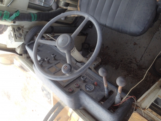 ขาย!! รถตัก KOMATSU 520 ขาย!! รถตัก KOMATSU 520