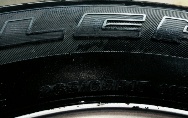 ยาง Bridgestone 265-65-17 ปี 14 สัปดาห์ที่ 22 ดอกสวย .เส้นละ 1500.- ยาง Bridgestone 265-65-17 ปี 14 สัปดาห์ที่ 22 ดอกสวย .เส้นละ 1500.-