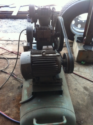 เครื่องปั๊มลม ถังขนาด260ลิตร มอเตอร์5แรงม้า ปั๊ม3สูบ เครื่องปั๊มลม ถังขนาด260ลิตร มอเตอร์5แรงม้า ปั๊ม3สูบ