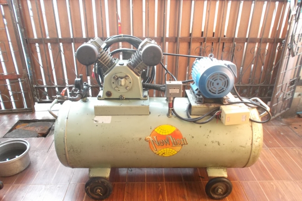 ปั้มลมนิวไลออน300กว่าลิตร