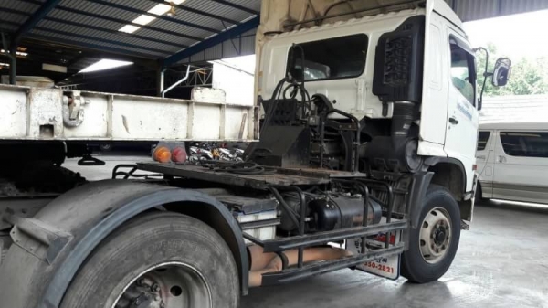 ขายหัวลาก HINO 344 พร้อมหางพื้นเรียบสามเพลา อู่ สามมิตร ยาว 12.5 ม รถปี 56 ขายหัวลาก HINO 344 พร้อมหางพื้นเรียบสามเพลา อู่ สามมิตร ยาว 12.5 ม รถปี 56