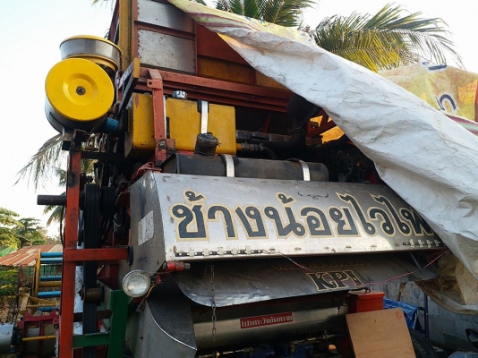 ขายรถเกี่ยวข้าวช้างน้อยเครื่อง165ช่วงล่าง8พร้อมสาลี่ลาก พร้อมใช้งาน ขายรถเกี่ยวข้าวช้างน้อยเครื่อง165ช่วงล่าง8พร้อมสาลี่ลาก พร้อมใช้งาน