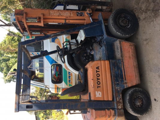 ขายรถฟอร์คลิฟโตโยต้าใช้งานปกติ 1.5ตันสูง3เมตร 0854997911