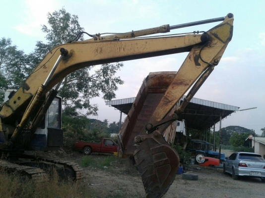 ขาย  PC 200 รุ่น 5  ไฟฟ้าใช้ได้ทุกตัว  รถตามภาพ พร้อมใช้งาน ราคา  480,000  บาท