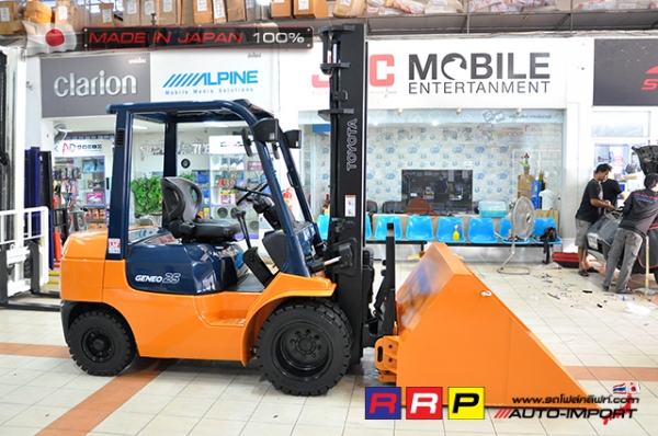 ขายรถโฟล์คลิฟท์มือสอง TOYOTA รุ่น 7FD25-29059 นำเข้าจากประเทศญี่ปุ่น 100\% ไม่เคยใช้งานในไทย