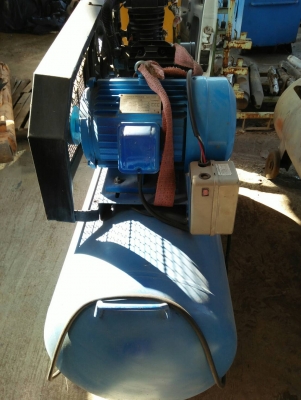 ขายเครื่องปั้มลม LUMAN ขนาด300ลิตร /7.5 HPแรง / 3สูบ/380 v/ไฟโรงงาน ของใหม่ขายราคาถูก35,000 บาท ขายเครื่องปั้มลม LUMAN ขนาด300ลิตร /7.5 HPแรง / 3สูบ/380 v/ไฟโรงงาน ของใหม่ขายราคาถูก35,000 บาท