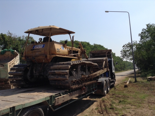 รับสมัครพนักงานขับรถแทรกเตอร์(D4,D5)สามารถออกนอกพื้นที่ได้15,000-18,000 ไม่รวมot