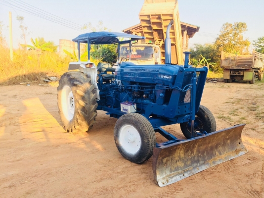 รถไถฟอร์ด 6610