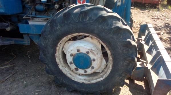 ขายรถไถฟอร์ด7710สองเพลาเทอโบ