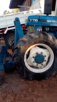 ขายรถไถฟอร์ด7710สองเพลาเทอโบ