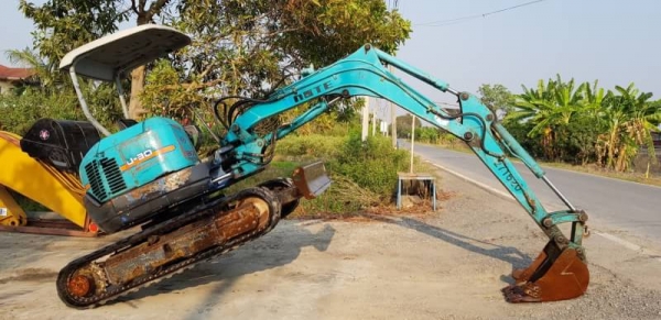 ขายด่วนรถแบคโฮคูโบต้าK30คอลโทลสั้นน้ำมันปั้มนี้วติดลายหัวกะแทกดีดีเทียบเท่าPC30รถนอกสถาพดีพร้อมใช้เพิ่งนำเข้ามายังไม่เคยใช้งานในไทยเลย