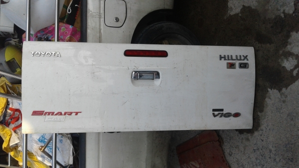 ฝาท้ายวีโก้ครบชุด 3800 บาท