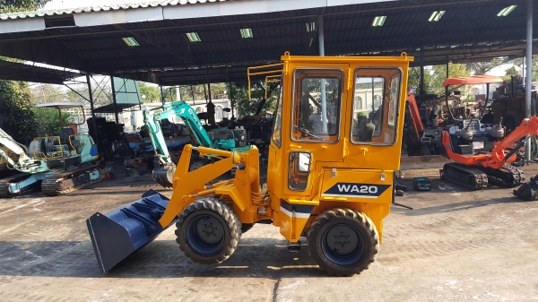 ขาย รถตัก KOMATSU รุ่น WA20-2- หัวเก๋ง  มือสองญี่ปุ่น ตักได้ ครึ่งคิว สองเพลา เอวอ่อน สวยพร้อมใช้งาน มือถือ 0818753444