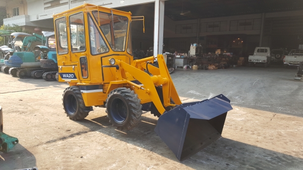 ขาย รถตัก KOMATSU รุ่น WA20-2- หัวเก๋ง  มือสองญี่ปุ่น ตักได้ ครึ่งคิว สองเพลา เอวอ่อน สวยพร้อมใช้งาน มือถือ 0818753444