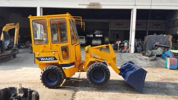 ขาย รถตัก KOMATSU รุ่น WA20-2- หัวเก๋ง  มือสองญี่ปุ่น ตักได้ ครึ่งคิว สองเพลา เอวอ่อน สวยพร้อมใช้งาน มือถือ 0818753444