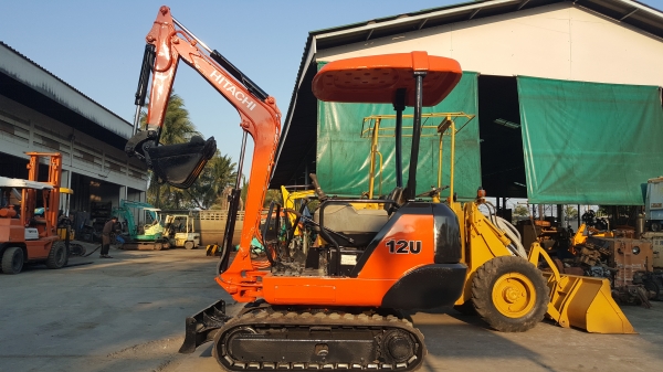 ขาย รถขุด HITACHI รุ่น EX12 มือสองญี่ปุ่น แทรกยางสวย สลัก บูทเอวแน่น 100\% ขึ้นรถปิคอัพได้ สวยพร้อมใช้งาน มือถือ 0818753444