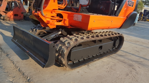 ขาย รถขุด HITACHI รุ่น EX12 มือสองญี่ปุ่น แทรกยางสวย สลัก บูทเอวแน่น 100\% ขึ้นรถปิคอัพได้ สวยพร้อมใช้งาน มือถือ 0818753444