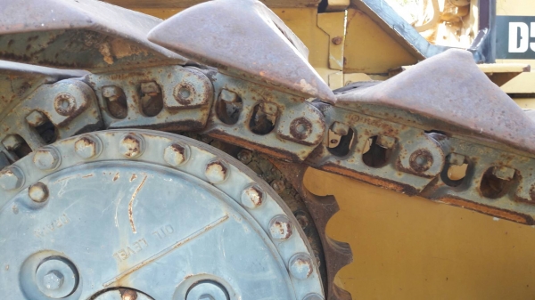 ขายแทรกเตอร์D5H    caterpillar  ใช้งานได้ปกติ  ตีนเป็ด สภาพดี มีทะเบียน ขาย730000 บ.