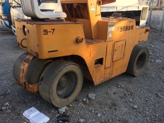ขายรถบดล้อยาง 7ล้อ  ใช้งานได้  สภาพดี160000บ.