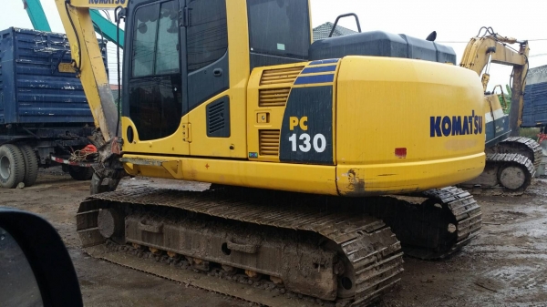 ขายรถแบคโฮ KOMATSU PC130-8 ราคา 1350000 ขายรถแบคโฮ KOMATSU PC130-8 ราคา 1350000